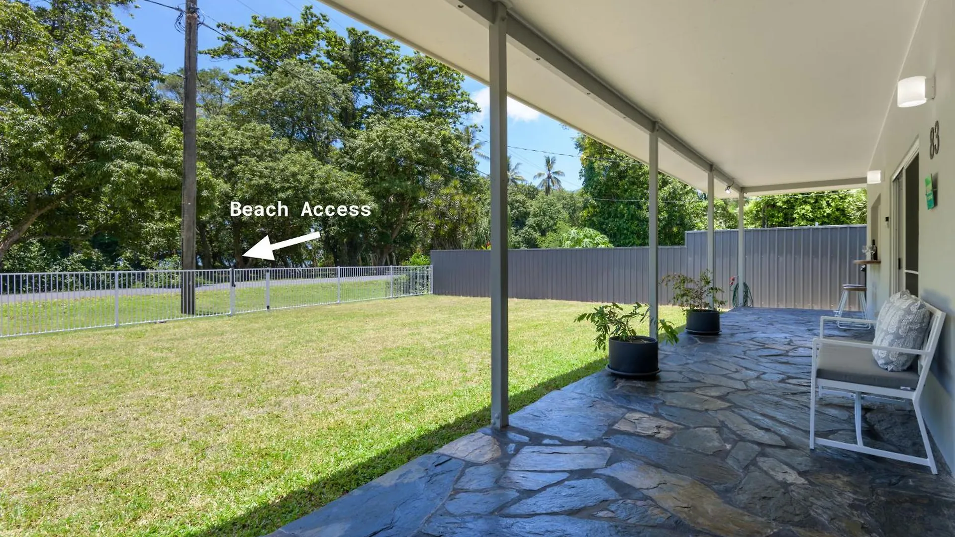 Holiday home Absolute Beachfront Family Home - Cooya Newell Beach